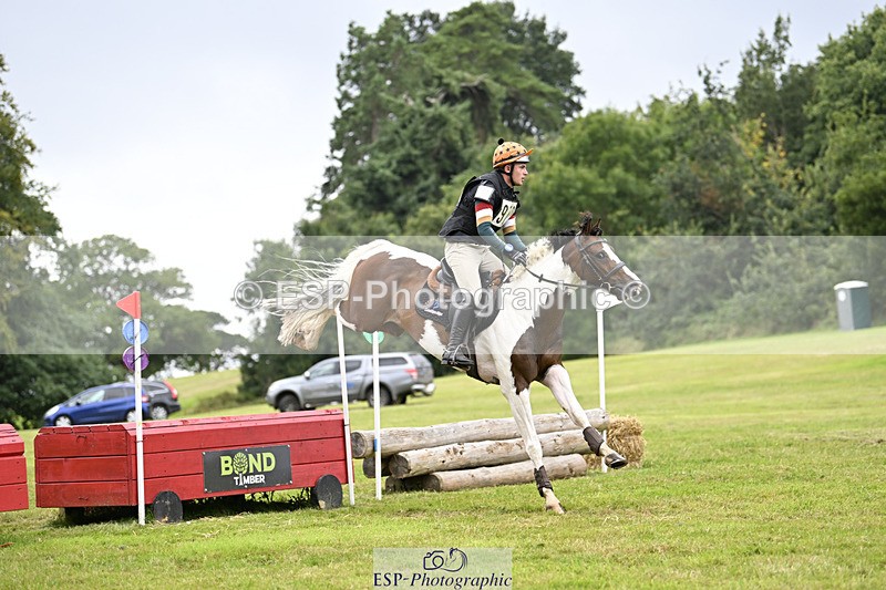 240825X-172719-37744 - 80cm XC 16.30 to 17.30