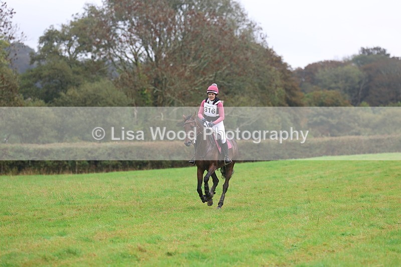 3E7A1736 - Class 3: 70cm Pairs: Half Roll Top