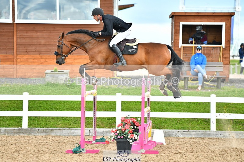 230721A-142852-06925 - Cls 22, 1 Star Gold 1.30m