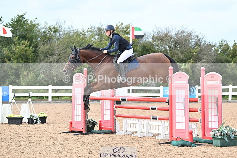 241004A-140203-02401 - Fri 11 1.10m amateur Quals