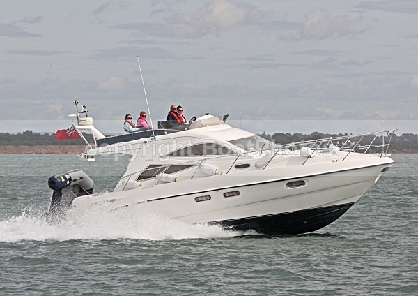 091004 SEALINE F34 IMG_1102 - Flybridge Cruisers