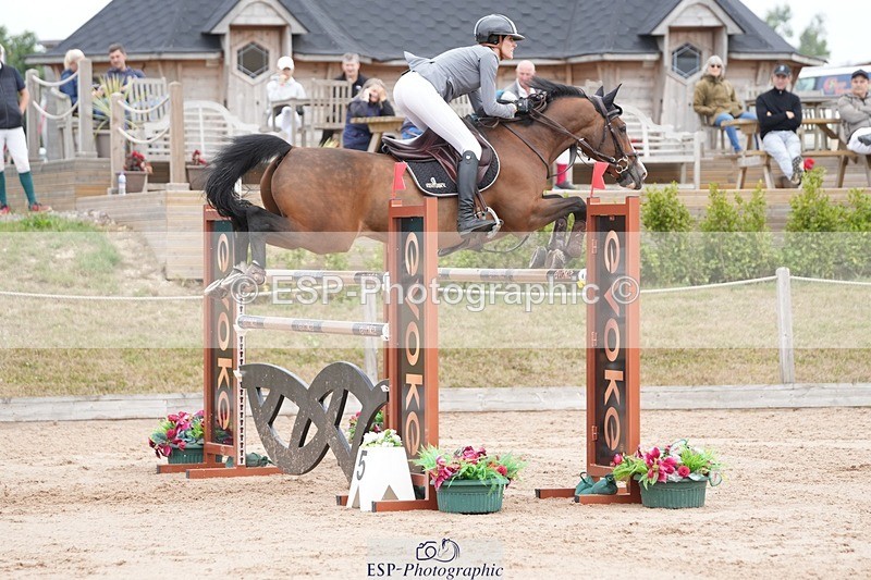 250718-113043-10033 - Cls 2, 3 Star Small Tour Break til End