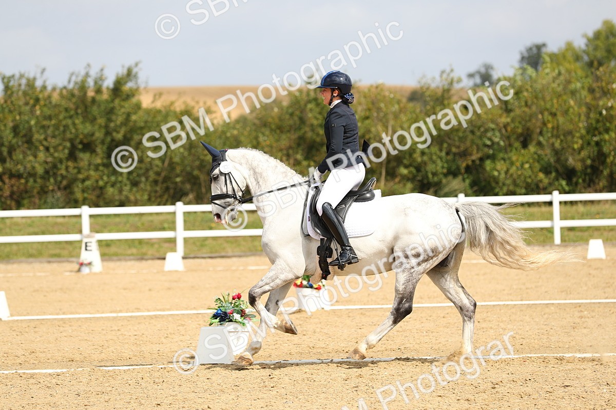 SBM_016412 - Class 13 - Novice 23 - 11.25-12.35