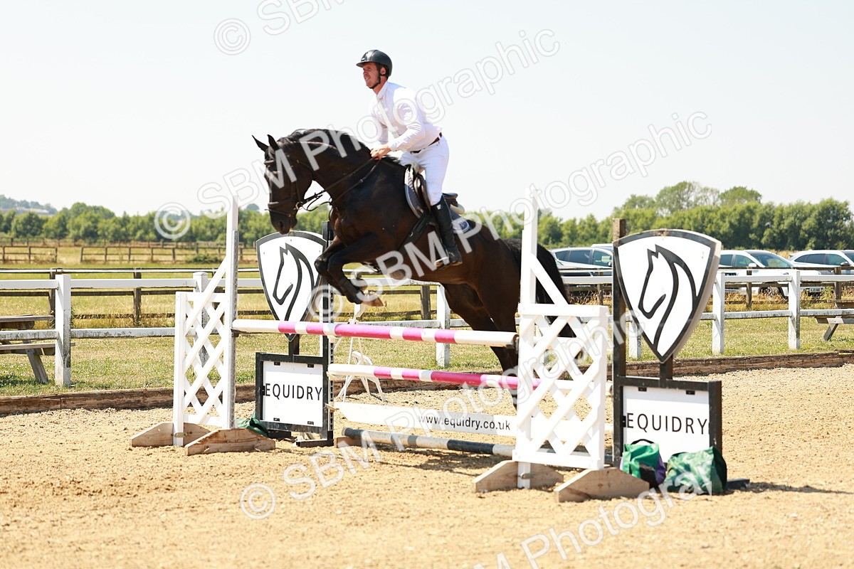 SBM_001453 - Class 4 - Senior Newcomers - 1.10m