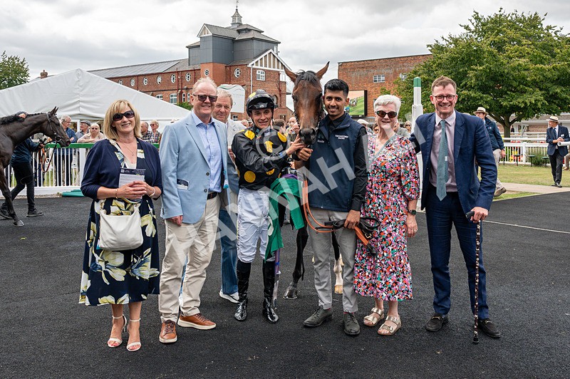 080825-Race 3-Bosom Pals-8233 - Race 3