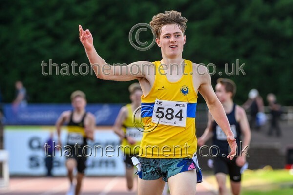 Sen25SUN-929940 - Track Male