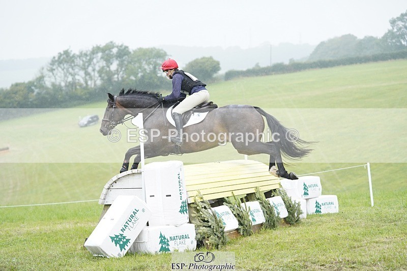 240901A-104050-05827 - 302-Rosie.Bradley-Hole-CAPABILITY.BROWN.II