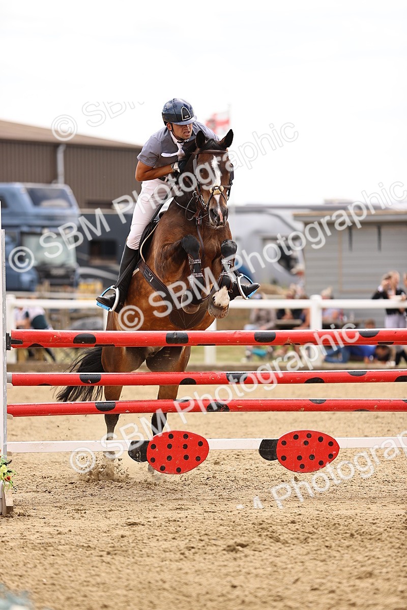 SBM_010676 - Class 9 - Senior Foxhunter - 1.20m Open