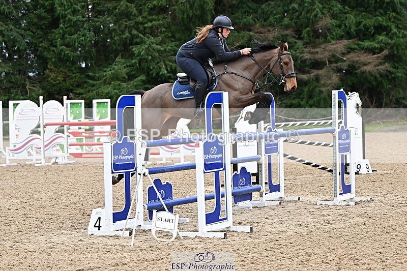 250201A-143702-00987 - Cls 04 Local Horse 120cm