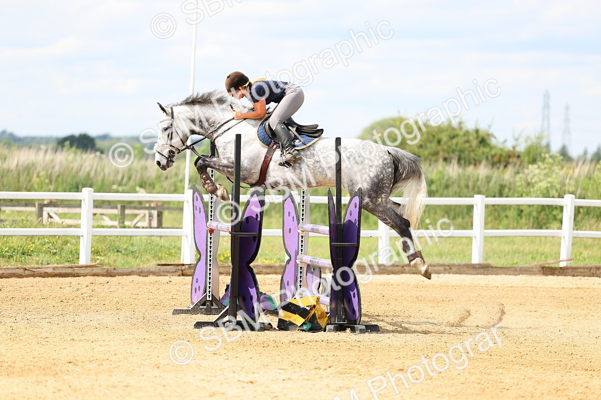 SBM_005986 - Class 19 - Senior Newcomers - 1.10m