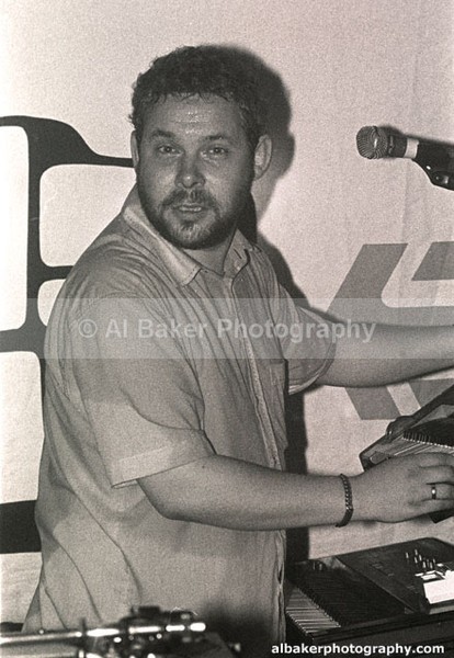 17 martin-brew - Friends-&-Family @ the-roadhouse 02.11.02