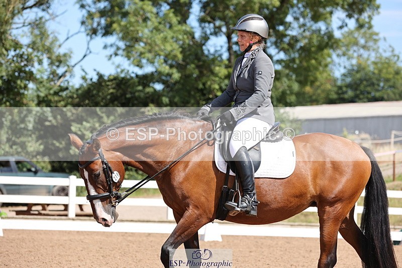 240816A-120139-04335 - 219-Sarah.Baldwin-Ervilha.Dos.Leitoes