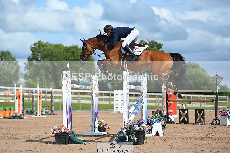 230721A-160610-07614 - Cls 10, 2 Star Big 1.45m Start to break