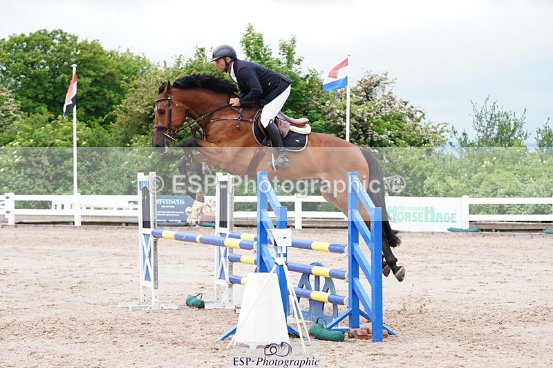 250524-120026-06495 - Cls 21 A&B Snr Disco & 1.00m Open