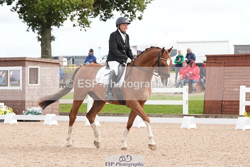 250906-112111-01597 - 007-Karen.DanceHevans.Sign.of.the.Times