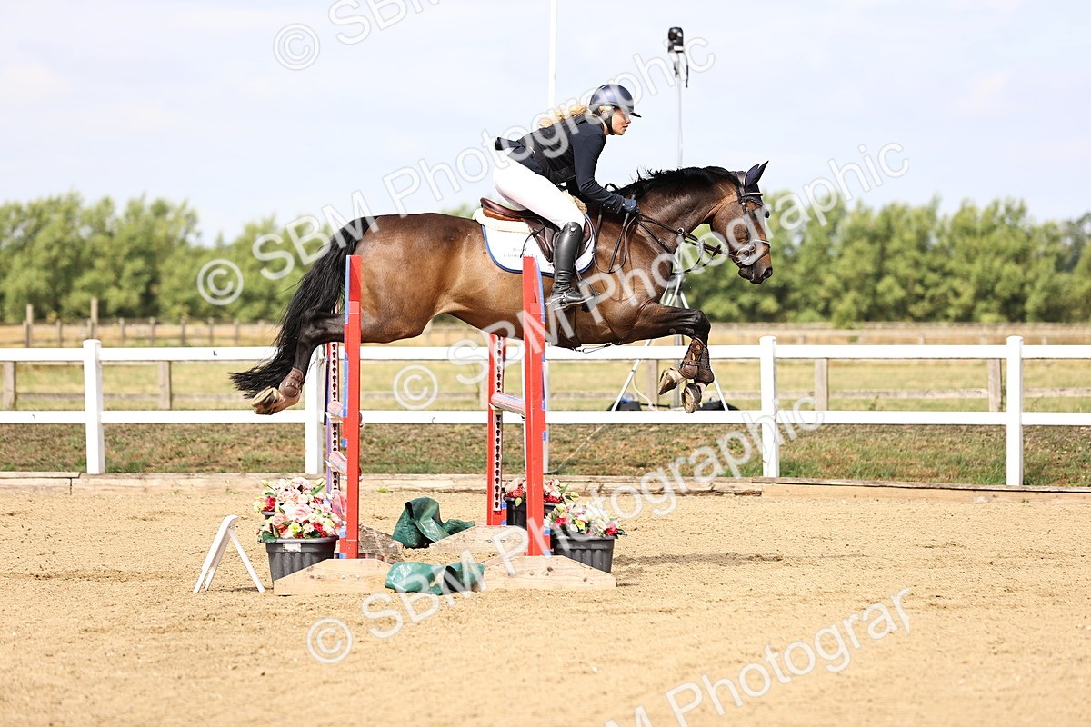 SBM_009622 - Class 8 - Senior Newcomers - 1.10  Open