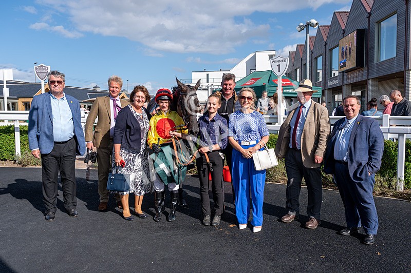 050825-Race 6-Happier-7882 - Race 6