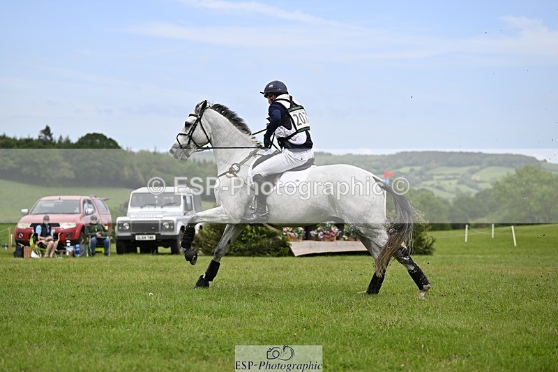 240525-145542-16628 - 207-IE_MR_MCGREGOR-Will_Furlong