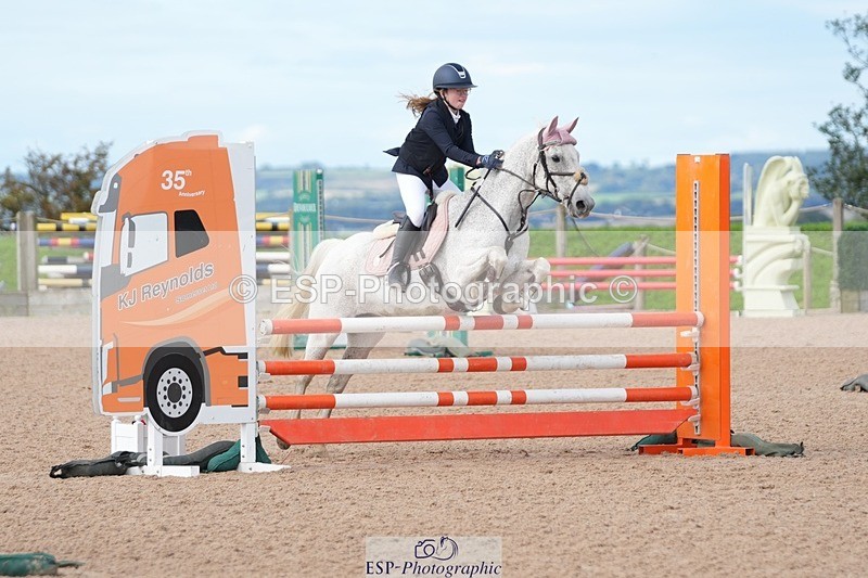250921-101914-02160 - Cls 4 Pony British Novice and 80cm