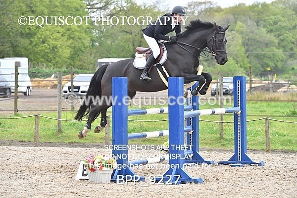 BPP_9227 - CLASS 30 SUN Senior Newcomers/ 1.10m Open
