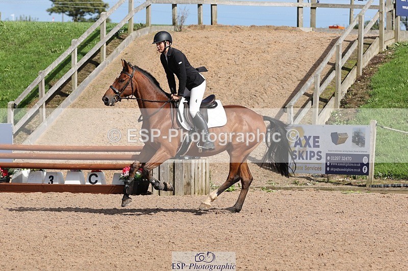 250911-145621-02582 - Cls 5 Chard Snr 90cm Speed Derby