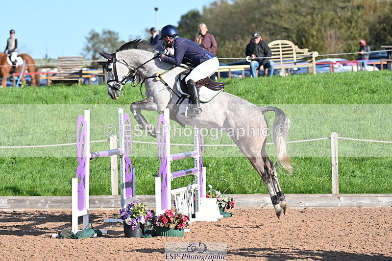 231015A-095748-07100 - Cls 28 Newcomers & 1.10m Open