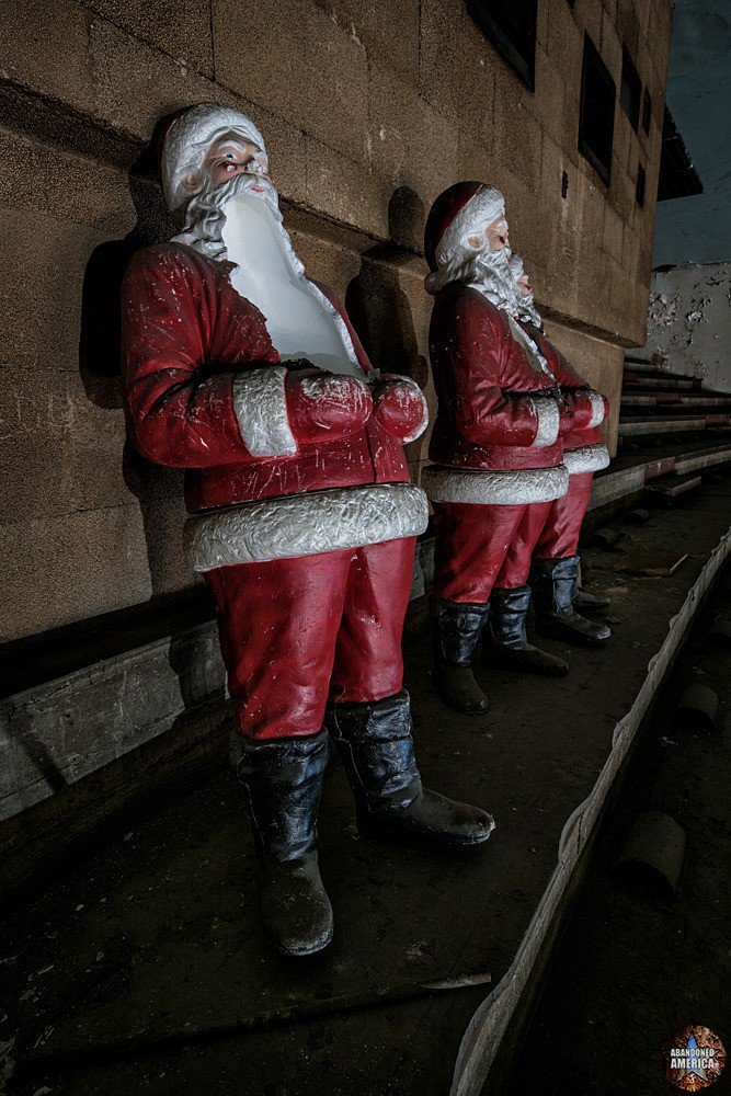 Horrifying Santas at The Westlake Theatre, Los Angeles, CA | Abandoned America