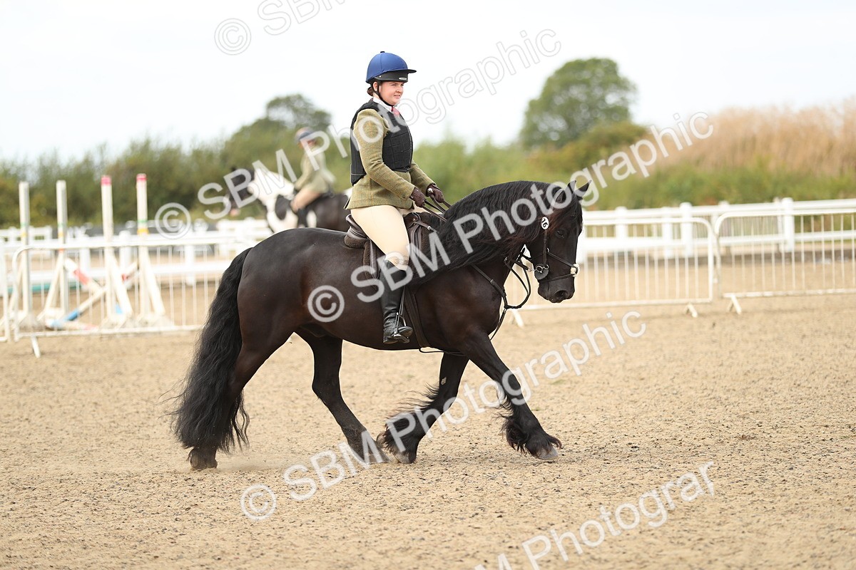 SBM_05588 - Class 48a Style & Performance 70cm (15-19)