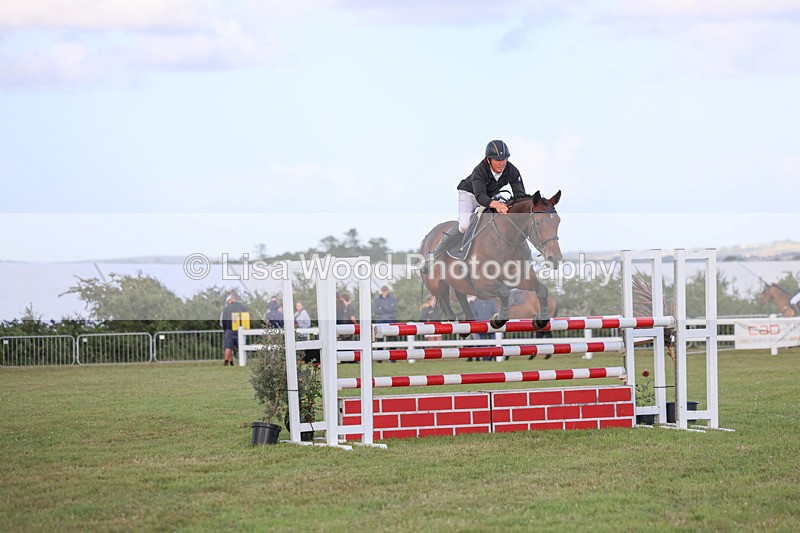 3E7A4925 - Class C1: Showjumping Senior Newcomers/1.10m open