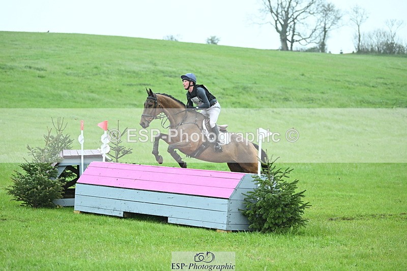 250418-123851-02799 - 025-Oliver.Thompson-HOLD.ME.TIGHT