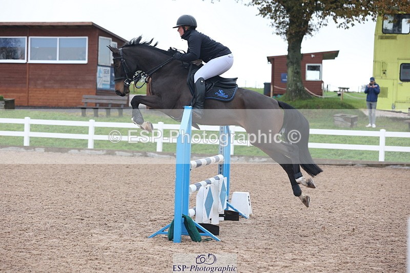 231112A-095303-03104 - Cls 17 Blue Chip Novice Winter Qualifier