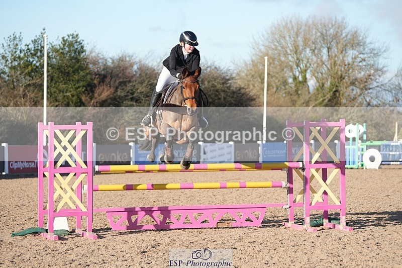 251130-132955-01252 - Cls 15 - 17 Children on Horses