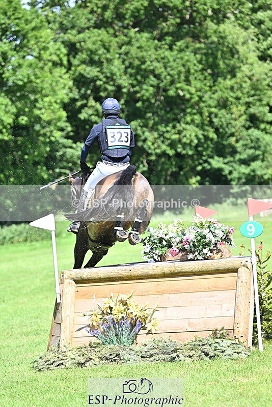 240525-105646-12145 - 323-EMERALD_ENDEAVOUR-Harry_Dzenis