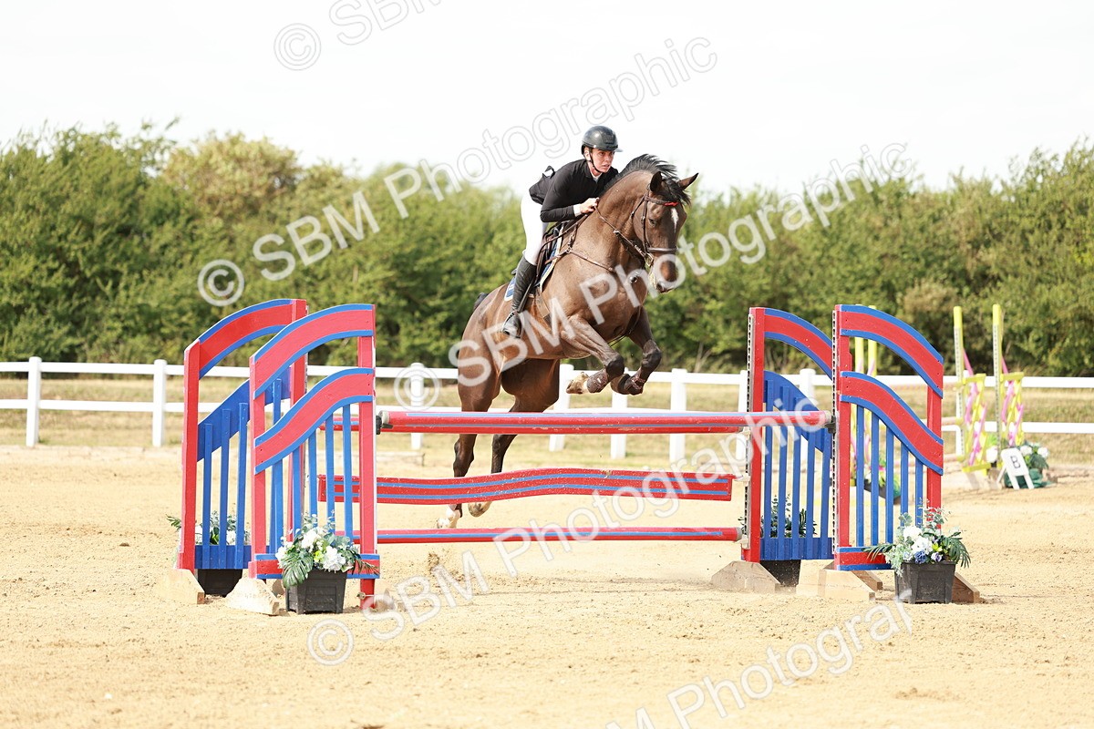 SBM_008151 - Class 4 - Senior Foxhunter - 1.20m Open