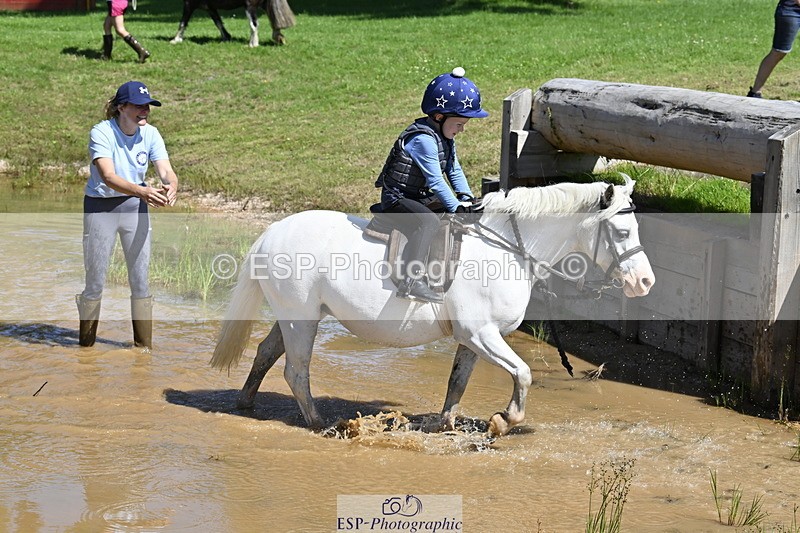 240728B-111610-01364 - Gemma's Group XC