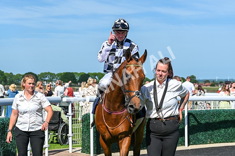 300526-Race 5-Glenfinnan-6529 - Race 5 16.00pm Happy Birthday Colin 'Spud' Stamford Handicap