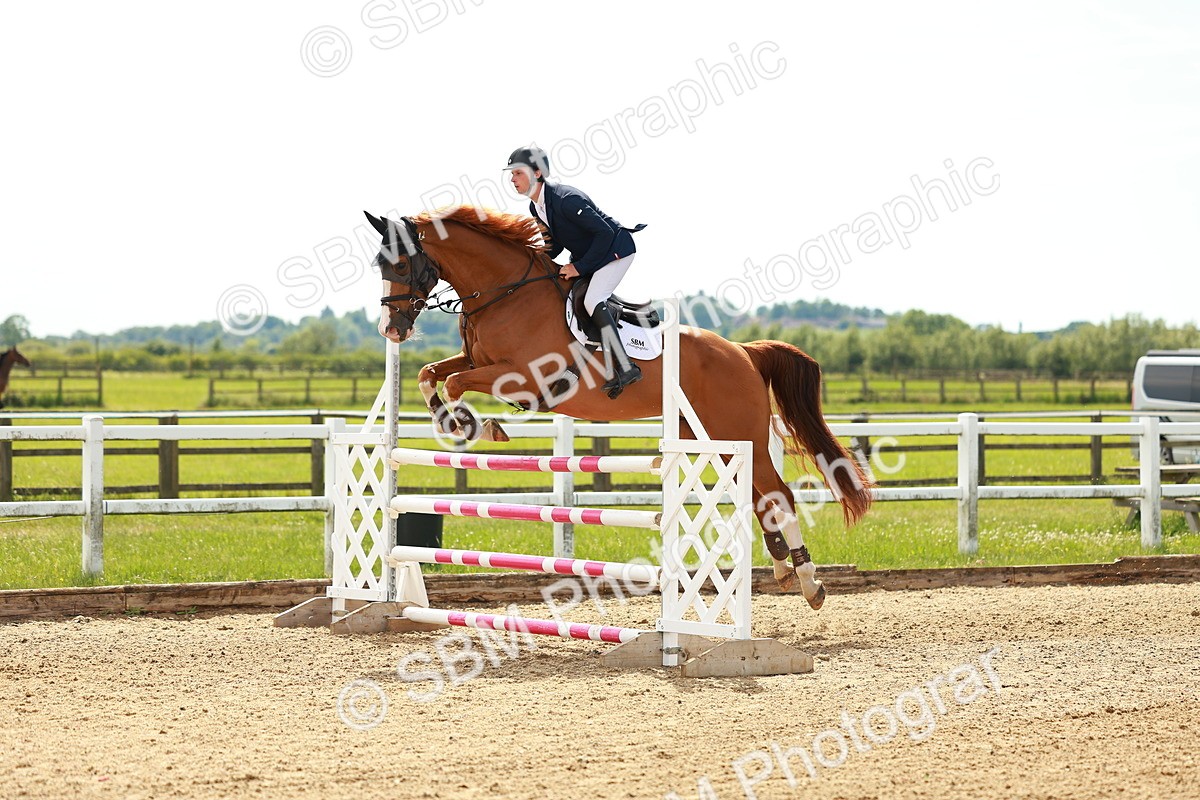 SBM_002421 - Class 4 - Senior Newcomers - 1.10m