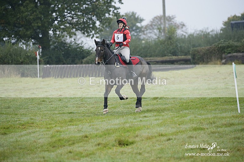 WWHT 171021 0030 - Novice Restricted (0.80m)  17/10/21