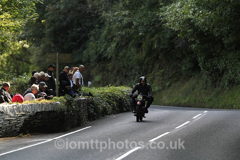 FOM_1312 - Classic TT Lap of honour