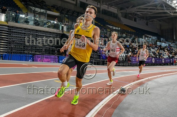 AgeInd25SAT-922305 - Track Male