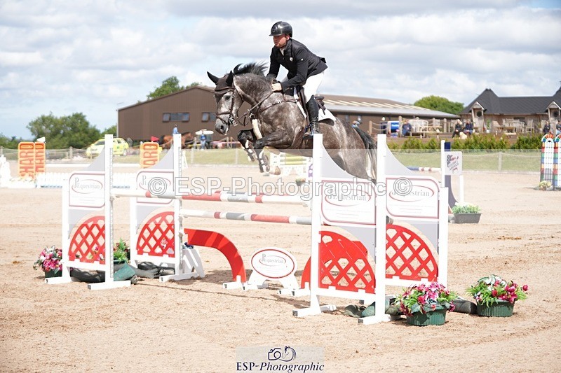 250801-111444-04883 - Cls 14 Snr Fox 1st Rnd