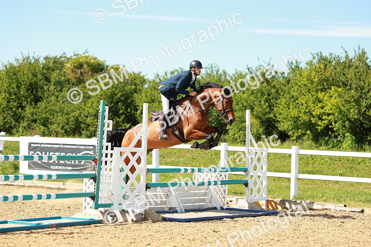 SBM_002915 - Class 4 - Senior Newcomers - 1.10m