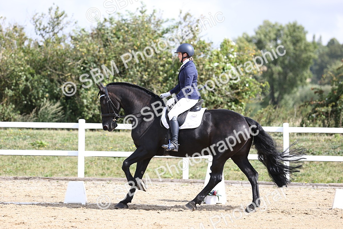 SBM_016102 - Class 14 - Novice 23 - 10.29-11.32