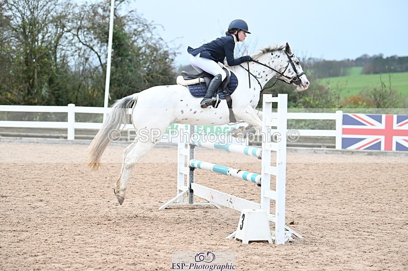 231119A-120332-05560 - Sun Cls 5 Newcomers & 1m Open