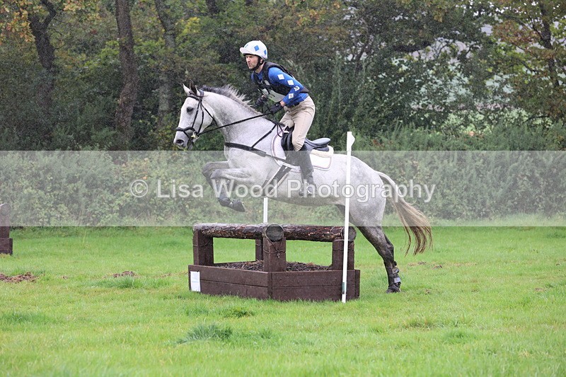 JPP_5396 - Class 4: 80cm: Crossed Logs