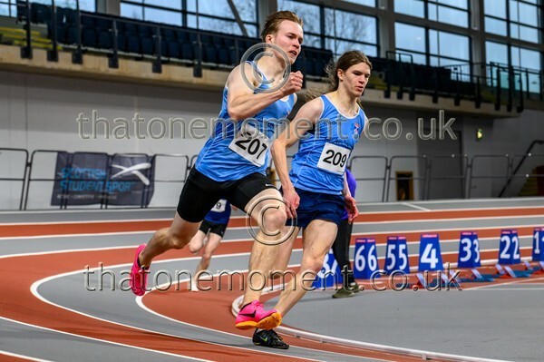 StudInd-914903 - Track Male Set One