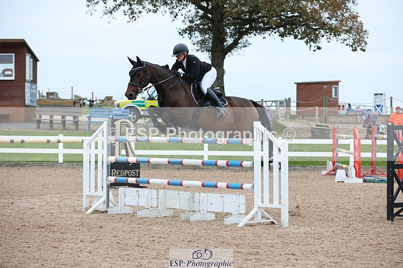 241101A-160346-03223 - FRI Cls 8 National 1.30m