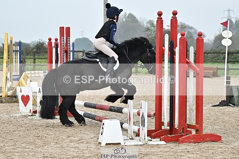 241110-101623-00236 - 40cm Showjumping