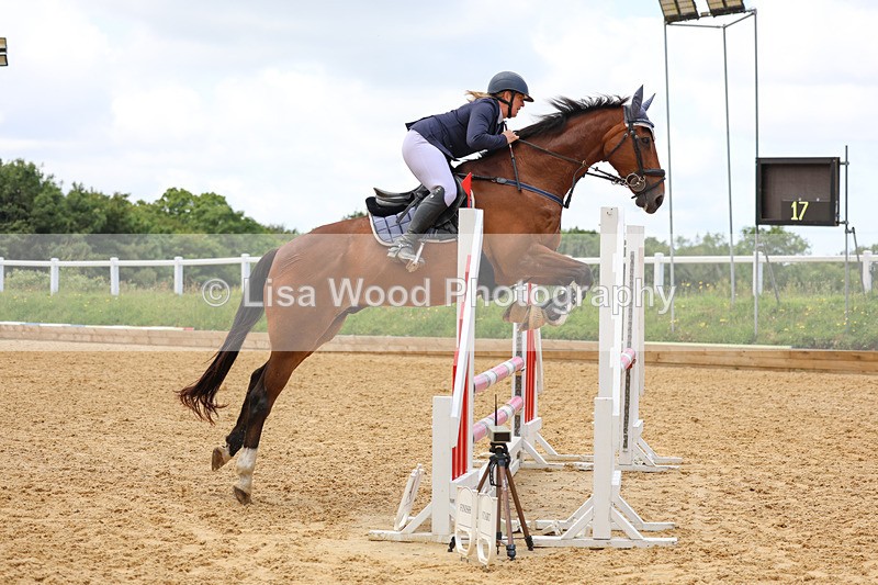 3E7A3250 - Class 4: Senior British Novice/90cm open