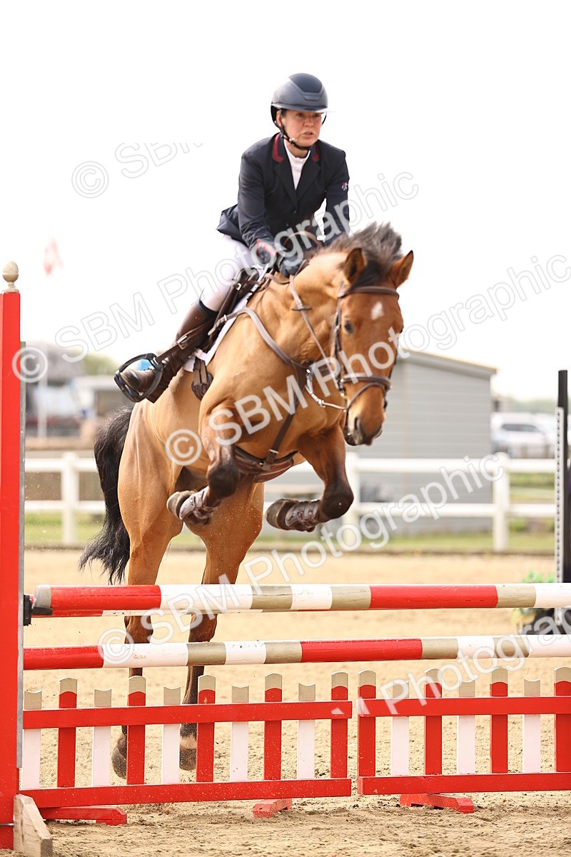  - Class 15 - Senior British novice - 90cm